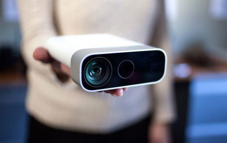 Microsoft возродила сенсор Kinect, но уже для сферы бизнеса. Версия для разработчиков продаётся по цене $400 Microsoft возродила сенсор Kinect, но уже для сферы бизнеса. Версия для разработчиков продаётся по цене $400