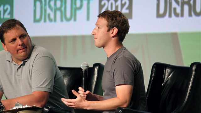 Марк Цукерберг: Facebook-телефон бессмысленен