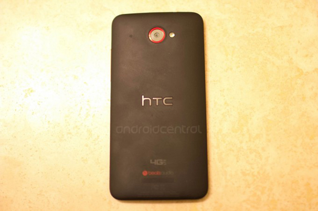 HTC DLX — американский аналог японского смартфона HTC J butterfly с Full HD-экраном