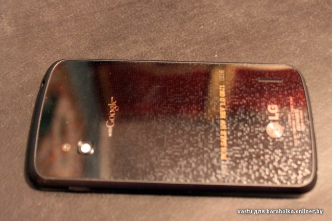 Первые "живые" фотографии смартфона LG Nexus