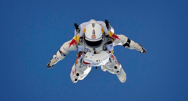 Red Bull Stratos: прыжок с границы космоса (Live)