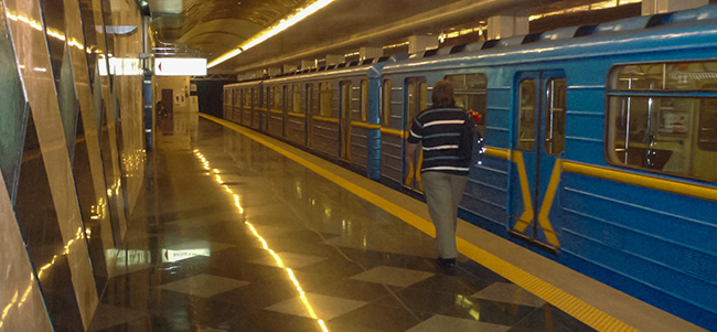 Мобильная сеть доберется до киевского метро не раньше лета 2013