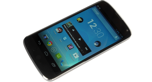 Первый взгляд на смартфон LG Nexus 4