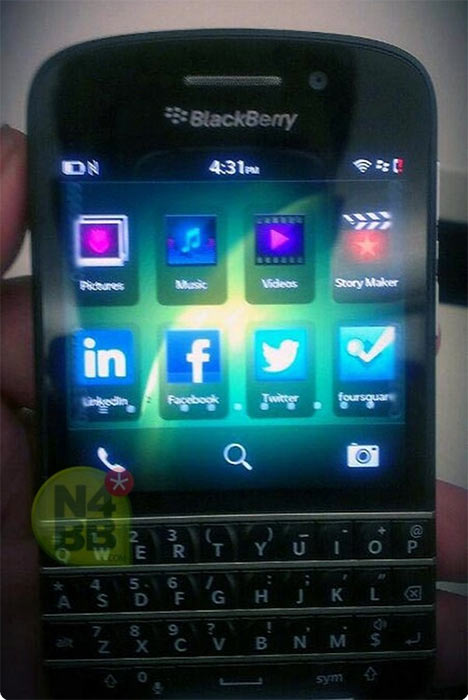 Новые фотографии клавиатурного смартфона BlackBerry X10