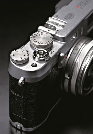 Fujifilm представила камеру X100S в классическом корпусе