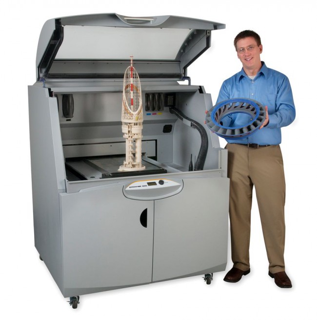 Высота профессионального 3D-принтера ZPrinter 850 (zcorp.com) превышает полтора метра, а его вес больше 350 кг
