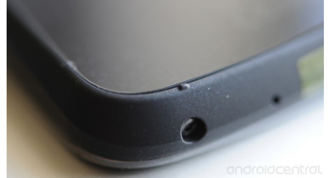 Смартфон Nexus 4 подвергся небольшому редизайну