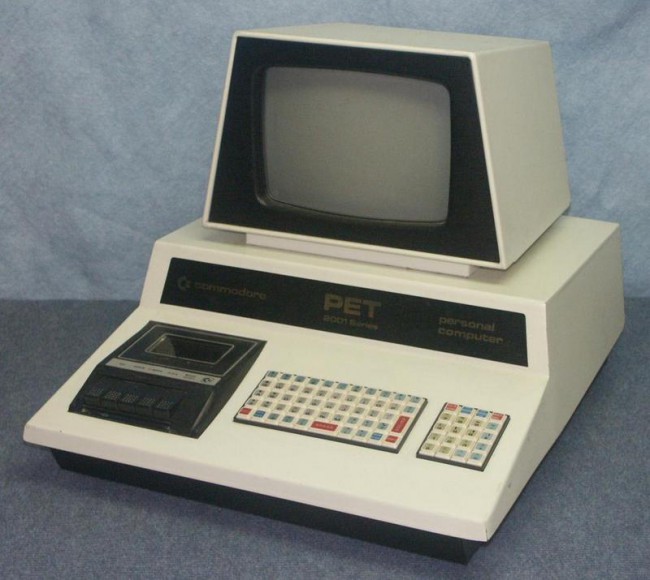 Commodore PET: привлекательный моноблочный дизайн, но крайне неудобная клавиатура
