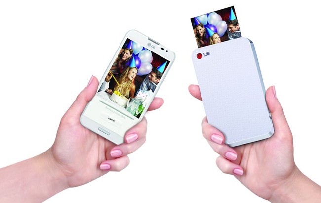 Летом LG начнет продавать в Украине портативный фотопринтер Pocket Photo PD223