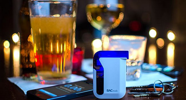 BACtrack Mobile Breathalyzer – мобильный алкотестер для iOS