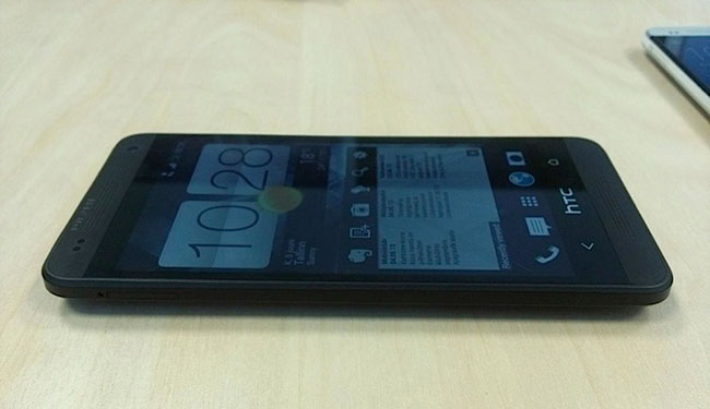Первые живые фото HTC One «mini»