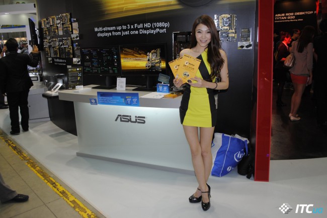 Computex_2013_Booth_Babes_1g