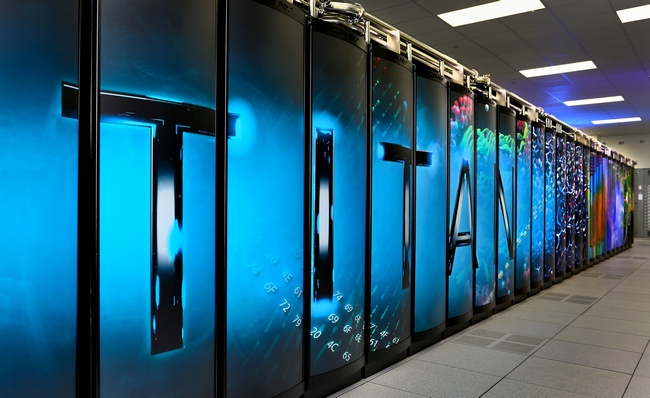 Суперкомпьютер Titan украшен стильным граффити