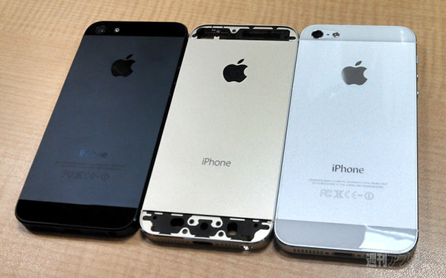 В интернете появились живые фотографии «золотого» корпуса iPhone 5S