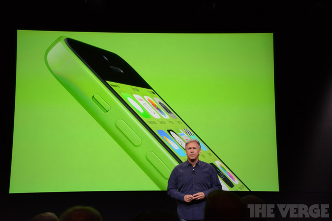 Apple представила iPhone 5C в пластиковом корпусе