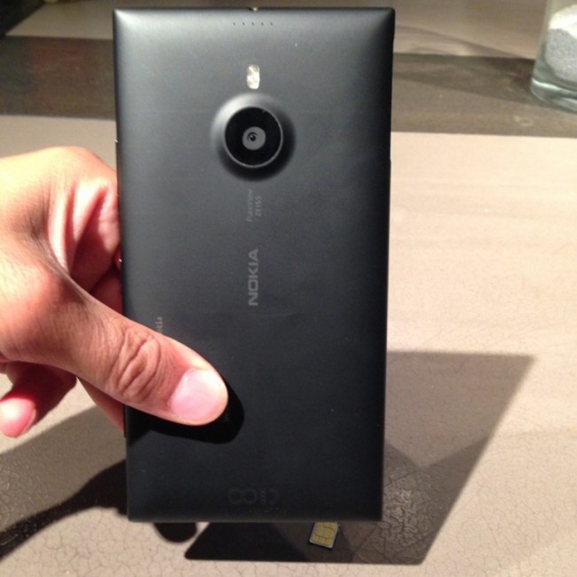 Nokia Lumia 1520_2