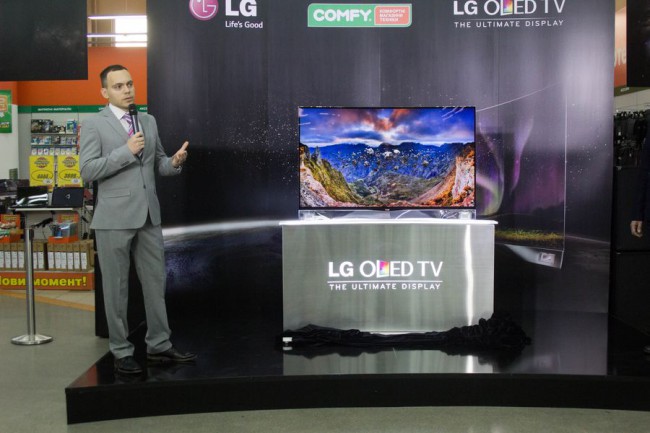 Антон Ярош, старший специалист по маркетингу ТВ-продукции компании «LG Electronics Украина»: «Сегодня изогнутые экраны являются одним из основных трендов в мире электроники»
