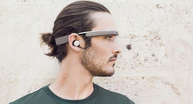 Первые пользователи Google Glass могут порекомендовать трех друзей в качестве новых покупателей умных очков