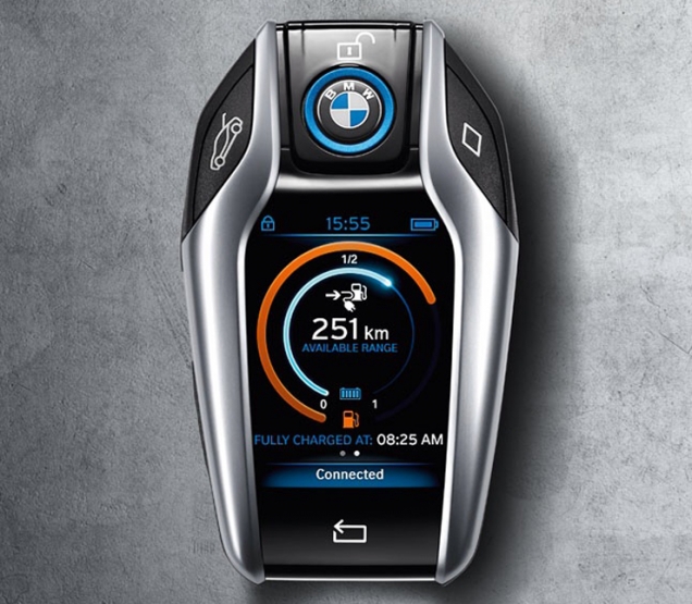 Гибрида BMW i8 получит брелок с крупным дисплеем и рядом дополнительных функций