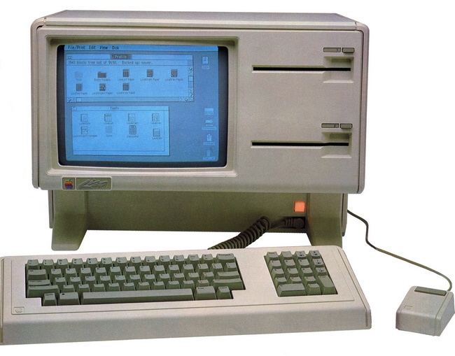 Компьютер Apple Lisa: 12-дюймовый черно-белый дисплей, процессор Motorola 68000 на 5 МГц, 1204 кб ОЗУ, два 5,25-дюймовых дисковода и, опционально, внешний жесткий диск (1983 год)