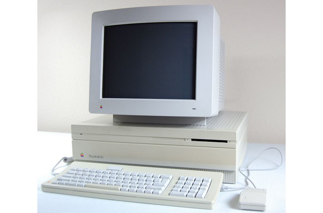 Apple Macintosh IIx: процессор Motorola 68030 16 МГц, 4 Мб ОЗУ с возможностью расширения до 128 Мб, цена $7800 (1990 год)