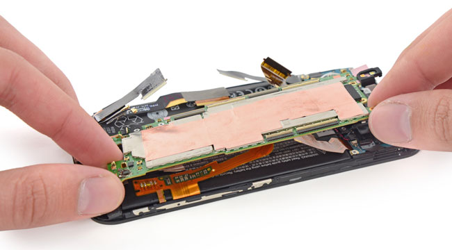 iFixit: смартфон HTC One (М8) почти непригоден для ремонта