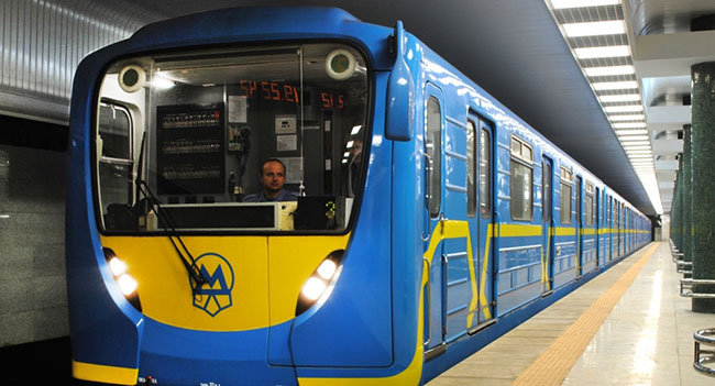 В киевском метро наконец появился мобильный интернет