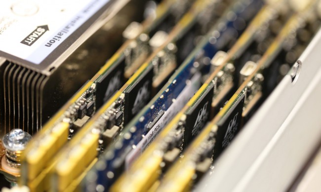 ULLtraDIMM-inside-server