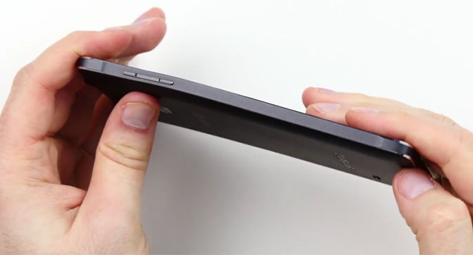 В Unbox Therapy руками погнули смартфон Samsung Galaxy Note 4
