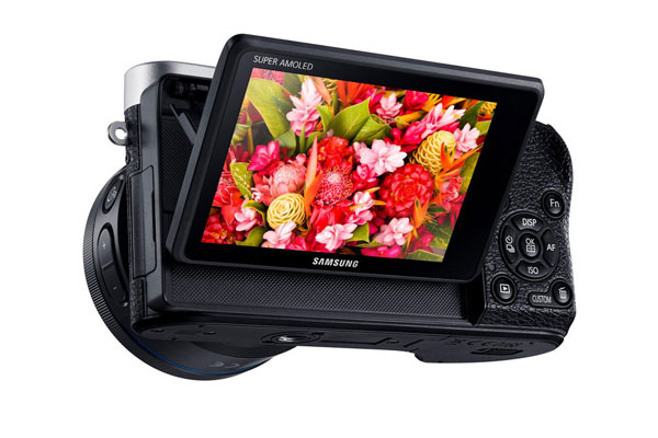 Samsung анонсировала камеру NX500 с 28-мегапиксельным APS-C сенсором