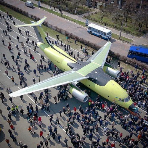 В Киеве представлен транспортный самолёт АН-178