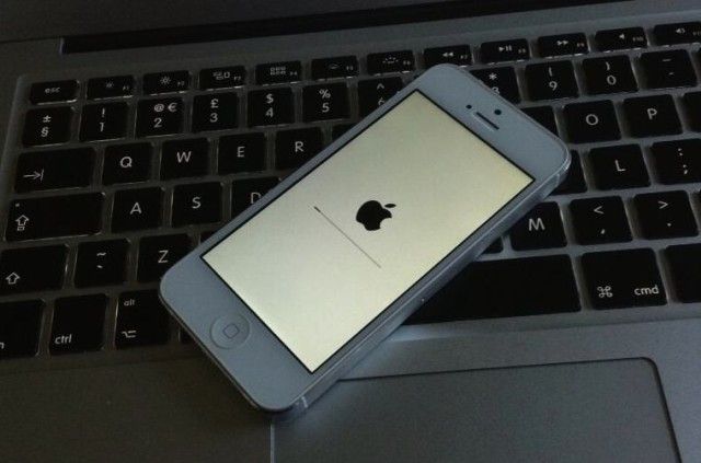 iOS-7-Sudden-Crash-Bug-Will-Be-Fixed-in-Upcoming-Update-iOS-7-1-419885-2