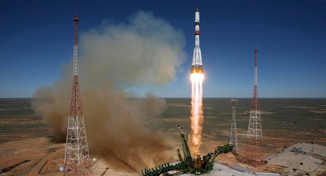 После неудачного старта транспортный космический корабль «Прогресс М-27М» начал неконтролируемый сход с орбиты