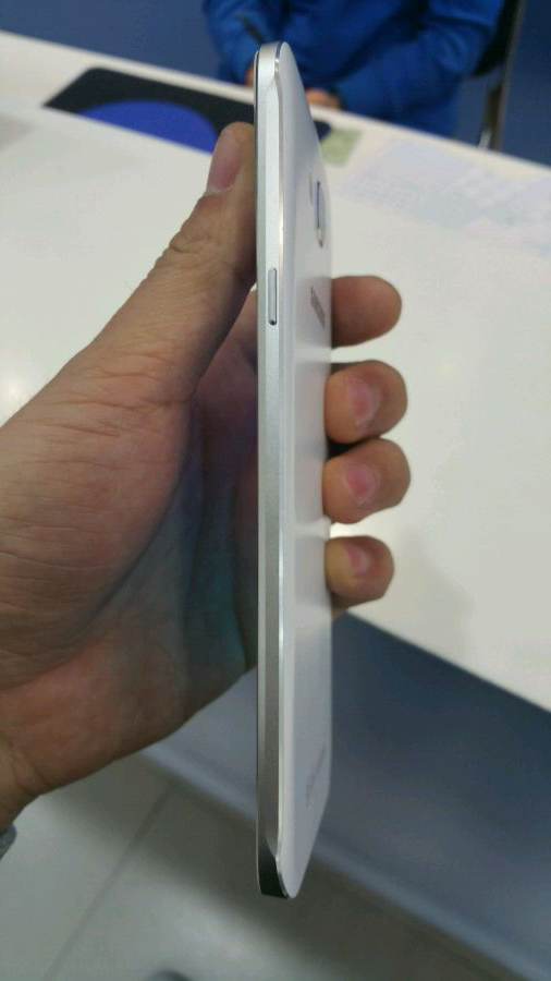 Galaxy A8 может стать самым тонким смартфоном Samsung
