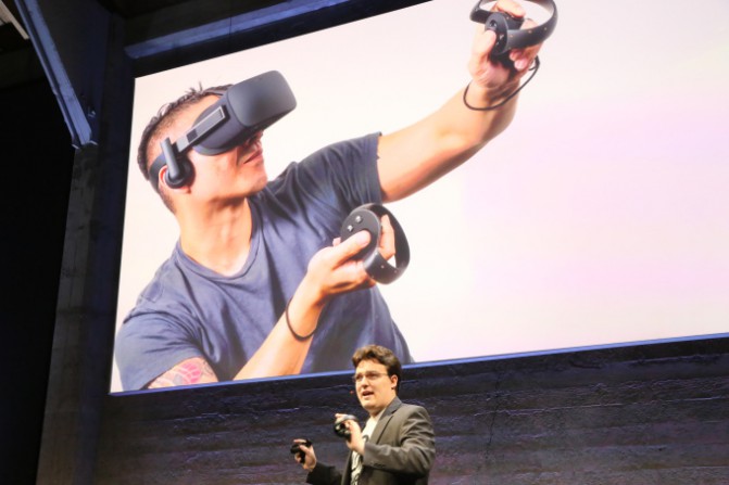 Oculus VR показала потребительскую версию шлема Oculus Rift и аксессуары к нему