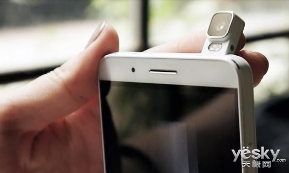 Представлен смартфон Huawei Honor7i с необычной вращающейся камерой и сканером отпечатков пальцев на боковой грани