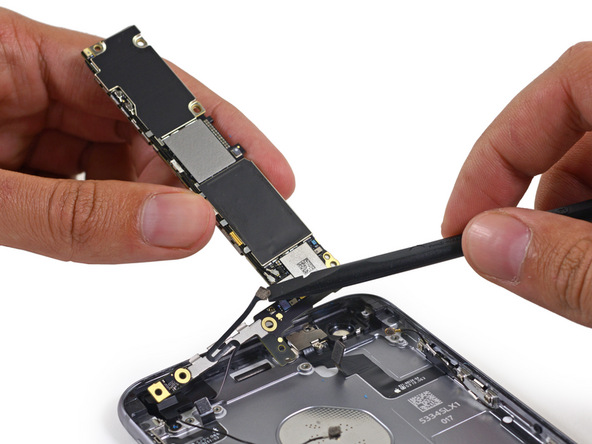 Эксперты iFixit также вскрыли смартфон Apple iPhone 6s Plus