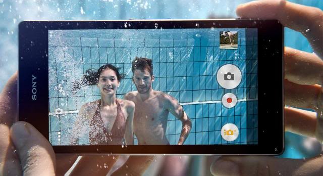 Sony больше не рекомендует использовать свои водонепроницаемые смартфоны под водой