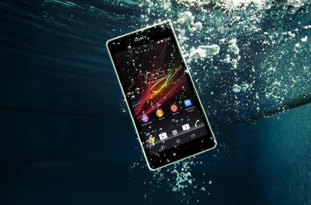Sony больше не рекомендует использовать свои водонепроницаемые смартфоны под водой