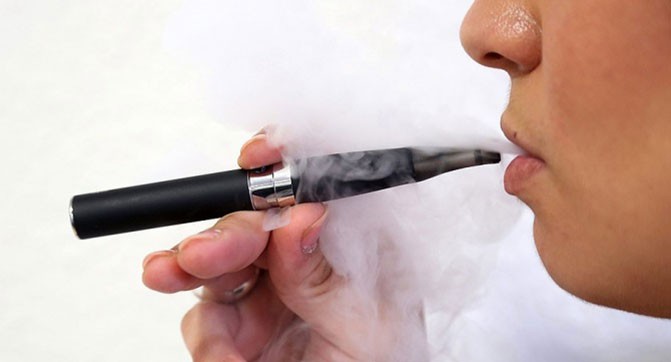 Длительное использование электронных сигарет может вызывать тяжёлое заболевание лёгких