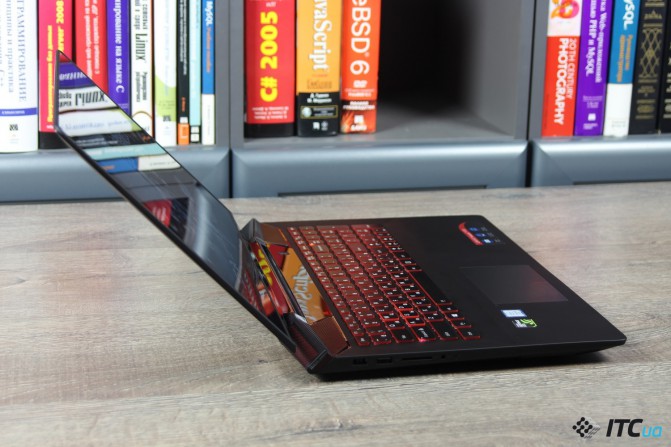 Lenovo_Ideapad_Y700-15_10