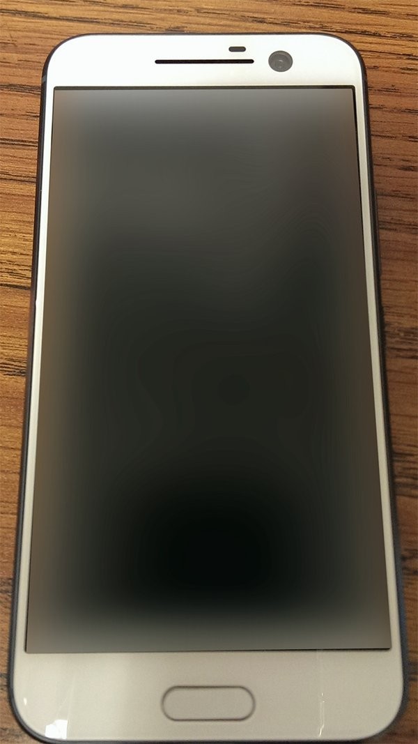 HTC намекает на скорый релиз смартфона One M10