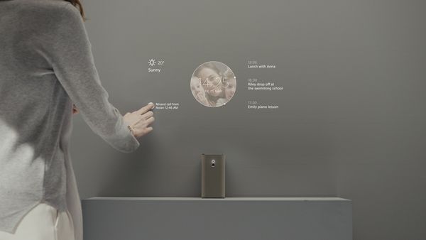 Умный беспроводной наушник Xperia Ear и медиаадаптер RM-X7BT открывают новое направление умных устройств Sony Xperia