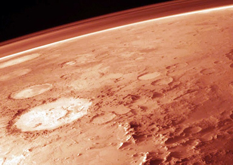Ученые обнаружили следы потенциально обитаемых озер на Марсе