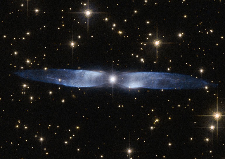 Телескоп Hubble сделал снимок крыльев планетарной туманности Hen 2-437