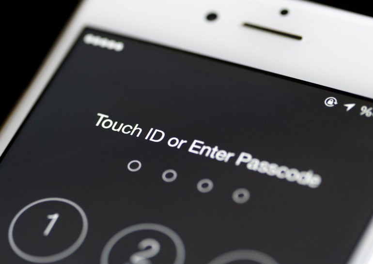 Судья обязал Apple помочь ФБР в получении доступа к заблокированному iPhone преступников, но компания видит в этом угрозу