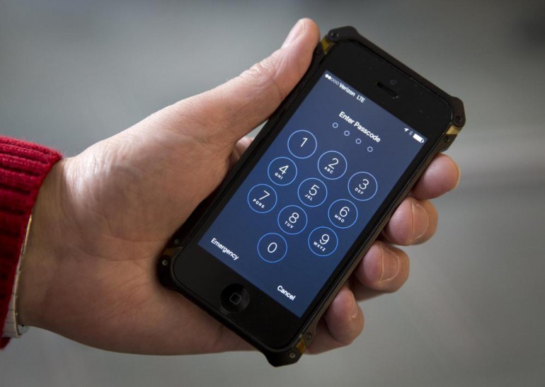 ФБР самостоятельно разблокировало iPhone стрелка из Сан-Бернардино и отозвало судебные претензии к Apple