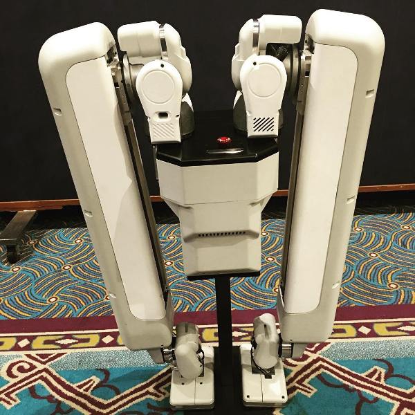 Google продемонстрировала двуного робота, способного перемещаться по различным поверхностям