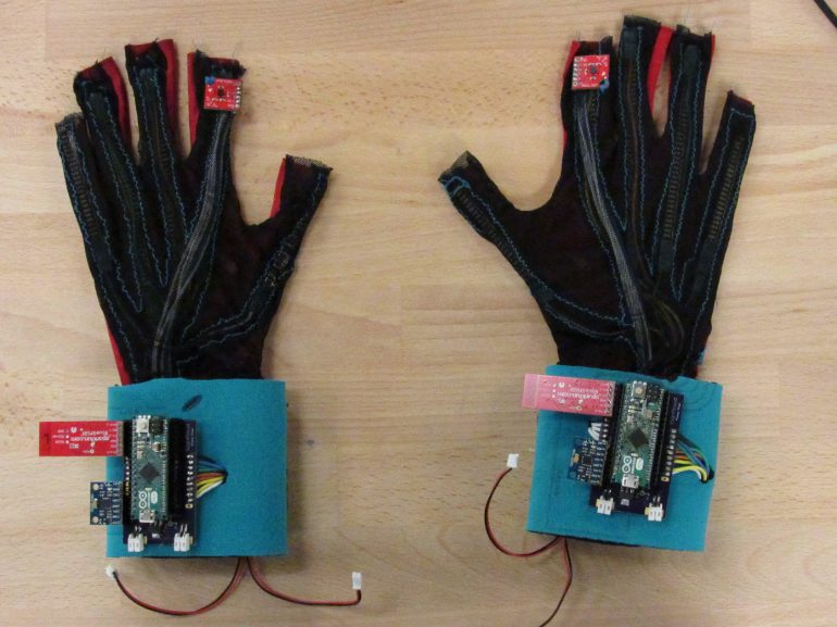 SignAloud-gloves