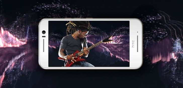 HTC выпустила смартфон One S9